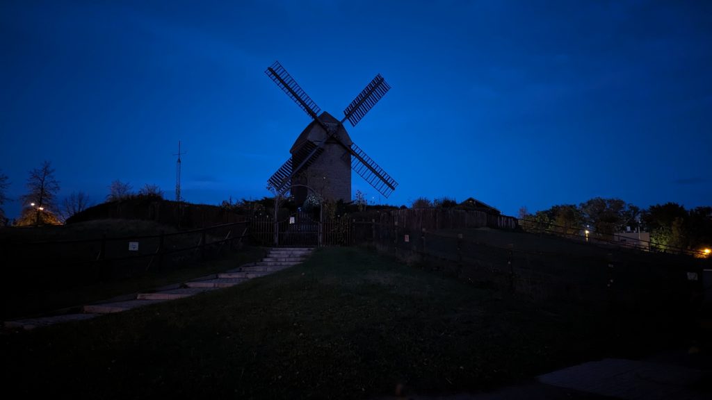 The windmill by night